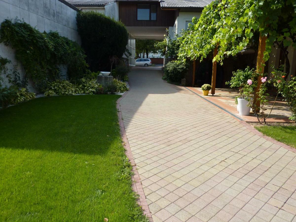 Hotel Zistler's Blaufränkischhof Deutschkreutz Exterior foto